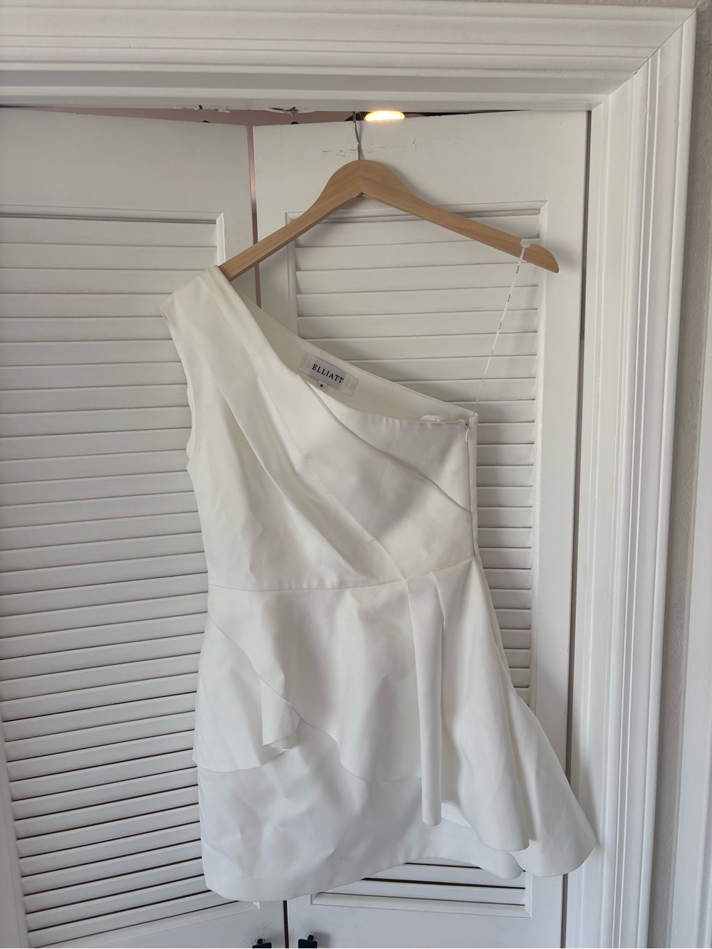 Elliatt Ivory One-Shoulder Ruffled Cocktail Dress